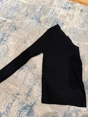 Autumn Cashmere Black Ribbed One-Shoulder Top